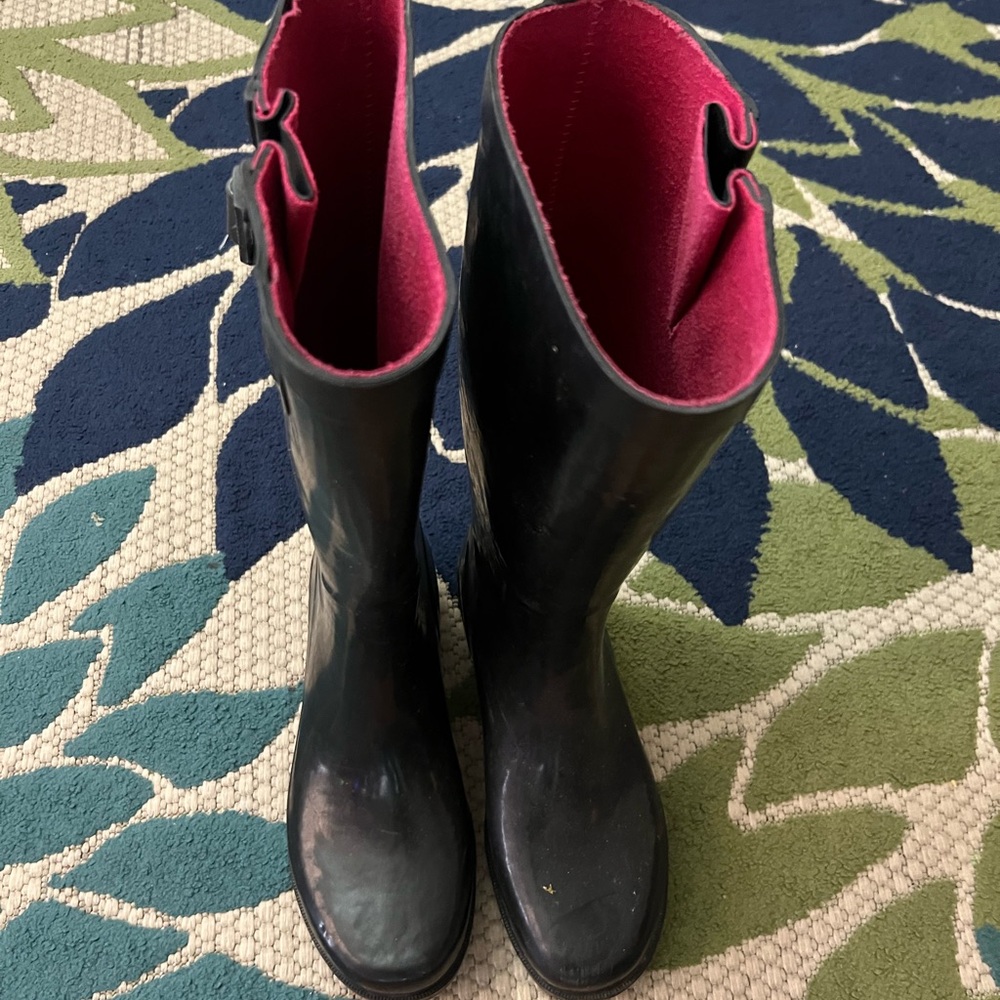 Rain boots or can be snow boots